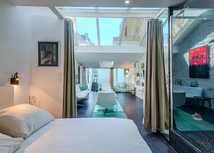 Modern Loft Near Beach